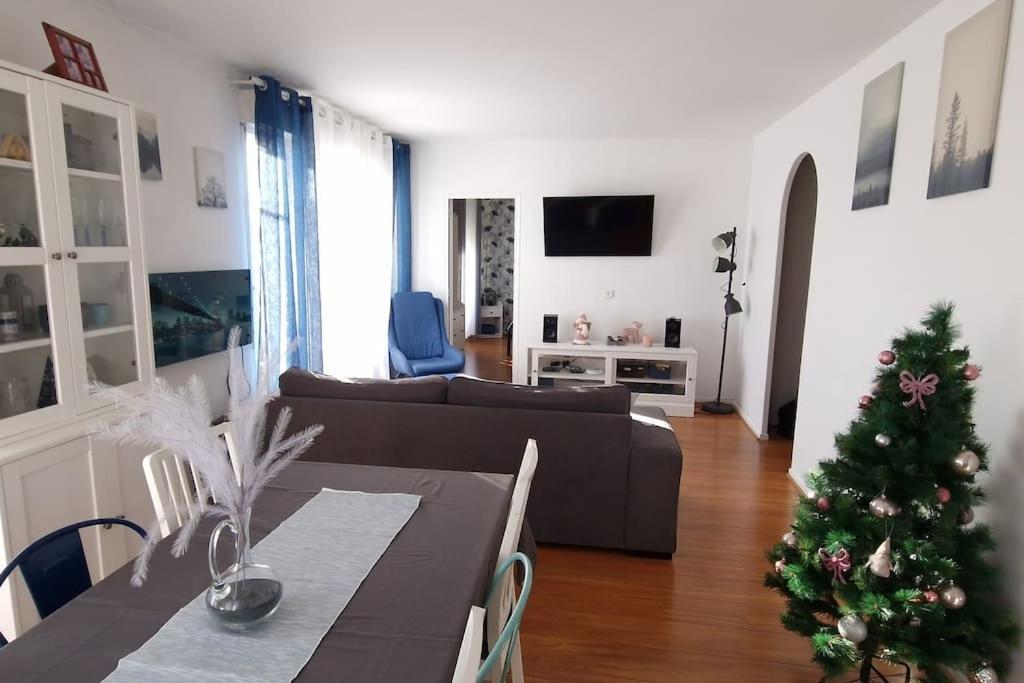 Le Royal Condo, 13 P, Wifi & Parking A Disneyland Chessy (Seine-et-Marne)