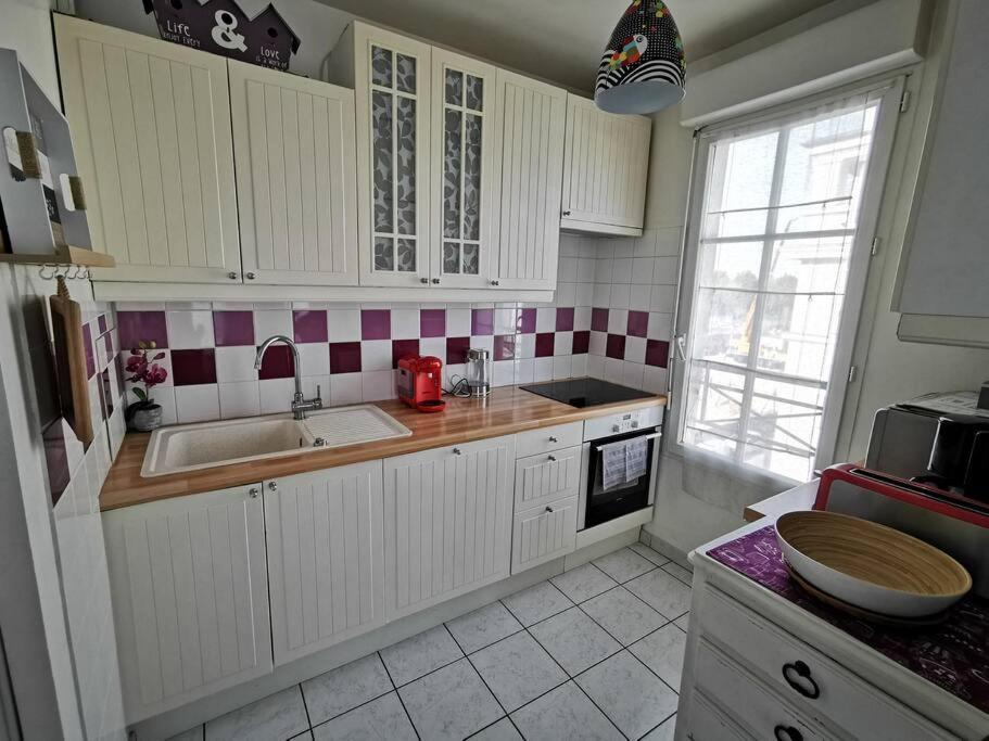 Le Royal Condo, 13 P, Wifi & Parking A Disneyland Apartment